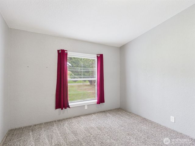 27 Garden Tracts Road, Montesano, WA 98563