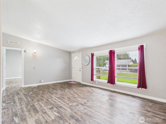 27 Garden Tracts Road, Montesano, WA 98563