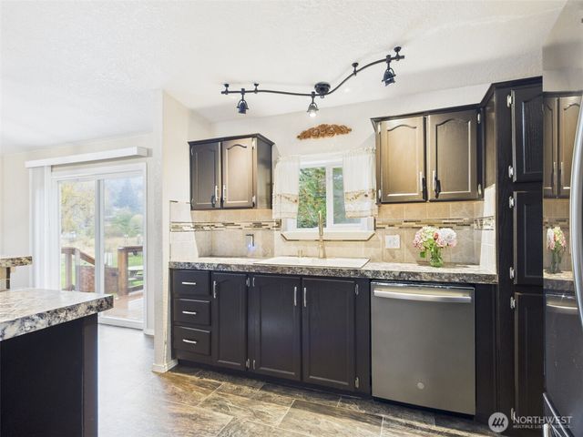 27 Garden Tracts Road, Montesano, WA 98563