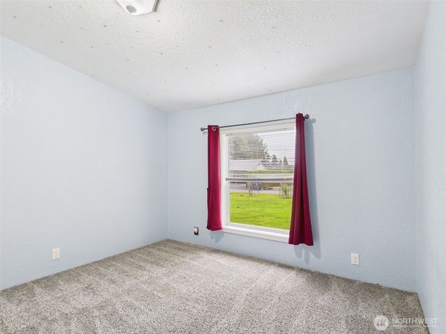 27 Garden Tracts Road, Montesano, WA 98563