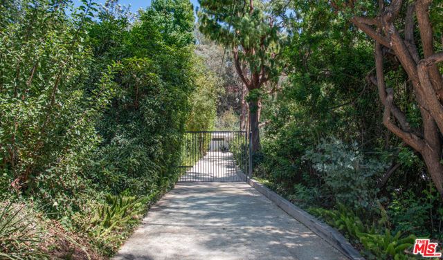 9031 Wonderland Park Avenue, Los Angeles, CA 90046