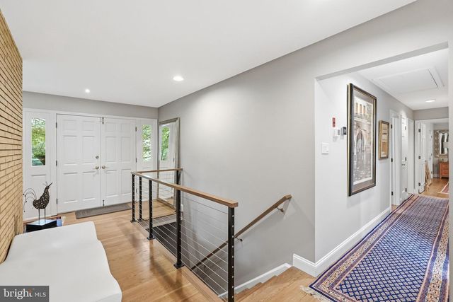 9228 FARNSWORTH DR, Potomac, MD 20854
