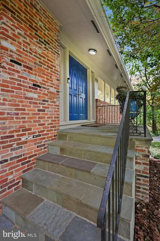9228 FARNSWORTH DR, Potomac, MD 20854