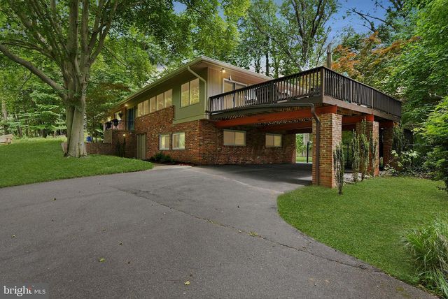 9228 FARNSWORTH DR, Potomac, MD 20854