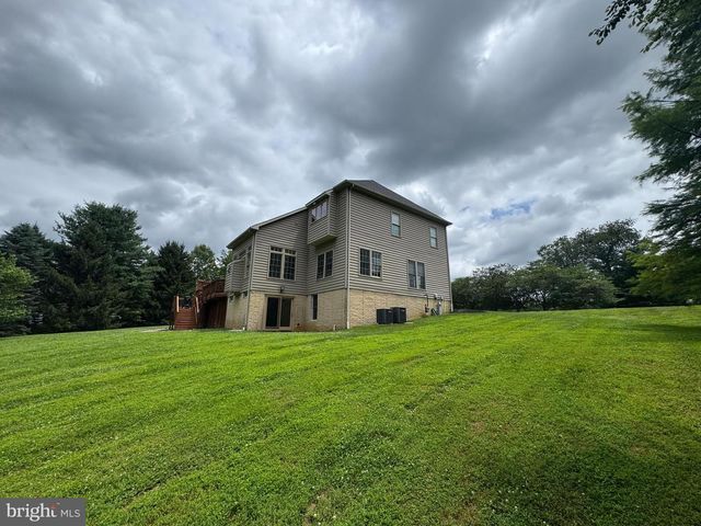 12 WINDFLOWER CT, Reisterstown, MD 21136