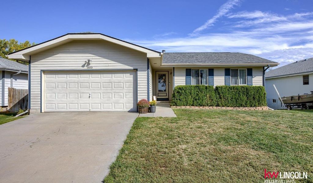 1900 NW 58 Street, Lincoln, NE 68528
