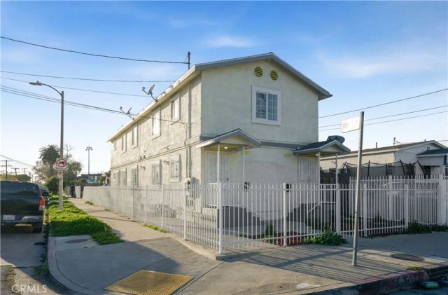 10929 Compton Avenue, Los Angeles, CA 90059