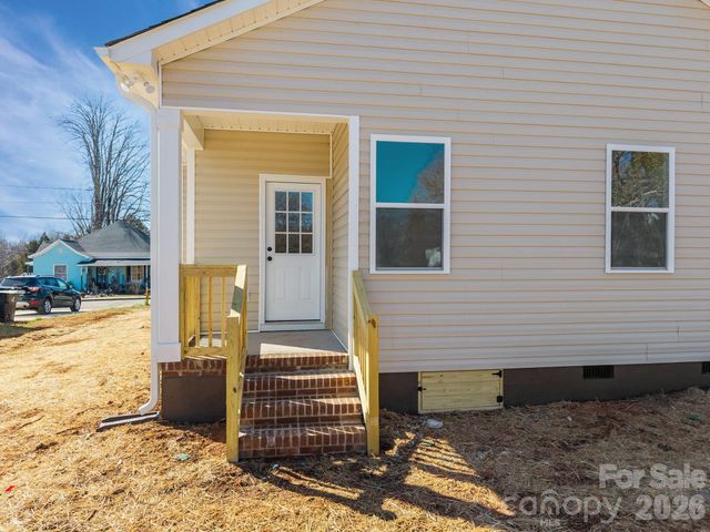 111 E Earnhardt Street, Salisbury, NC 28144