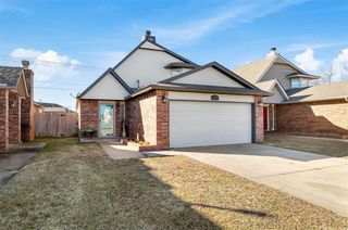 2401 Lakecrest Drive, Moore, OK 73170