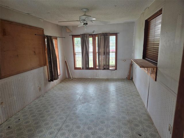 3165 CR 302, Rockdale, TX 76567
