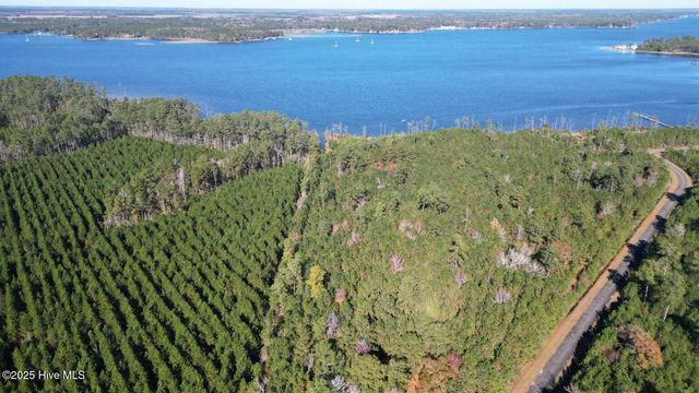 145 Wind Jammer Lane W, Merritt, NC 28556