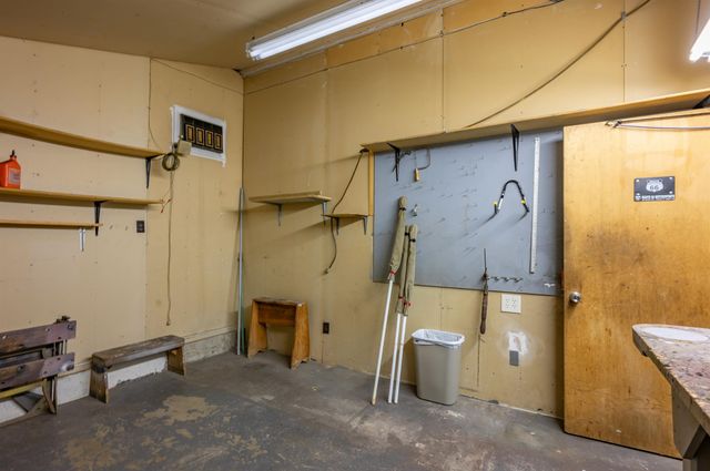 21 Victor Avenue, Nashua, NH 03060