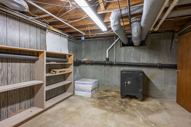 21 Victor Avenue, Nashua, NH 03060