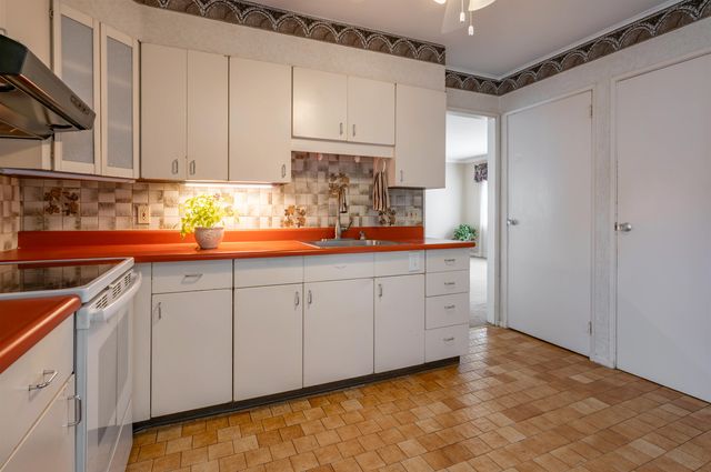 21 Victor Avenue, Nashua, NH 03060