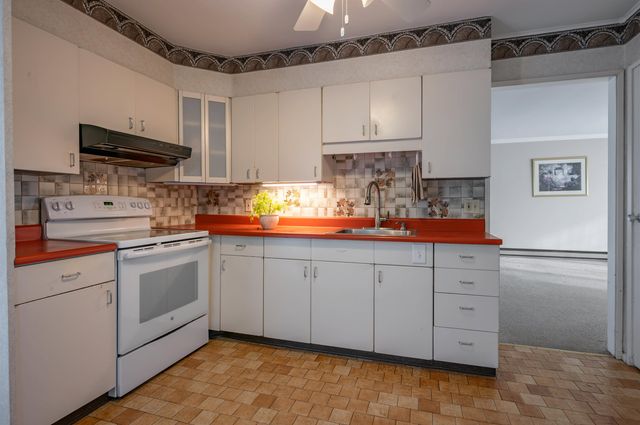 21 Victor Avenue, Nashua, NH 03060