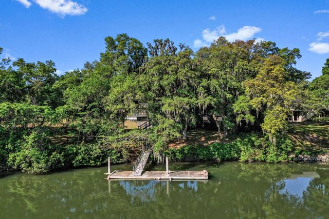 6195 Ranch Road, Wadmalaw Island, SC 29487