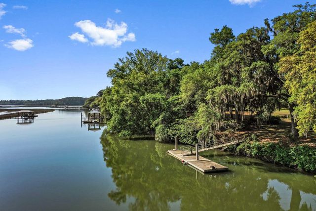 6195 Ranch Road, Wadmalaw Island, SC 29487