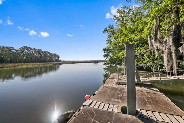 6195 Ranch Road, Wadmalaw Island, SC 29487