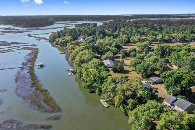 6195 Ranch Road, Wadmalaw Island, SC 29487