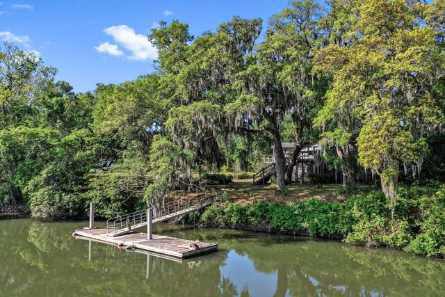 6195 Ranch Road, Wadmalaw Island, SC 29487