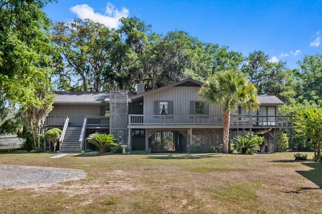 6195 Ranch Road, Wadmalaw Island, SC 29487