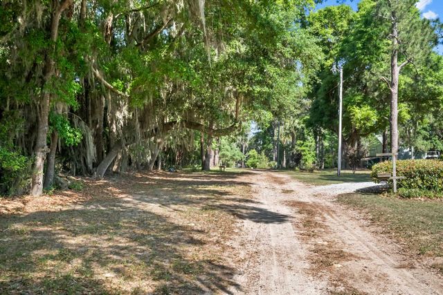6195 Ranch Road, Wadmalaw Island, SC 29487