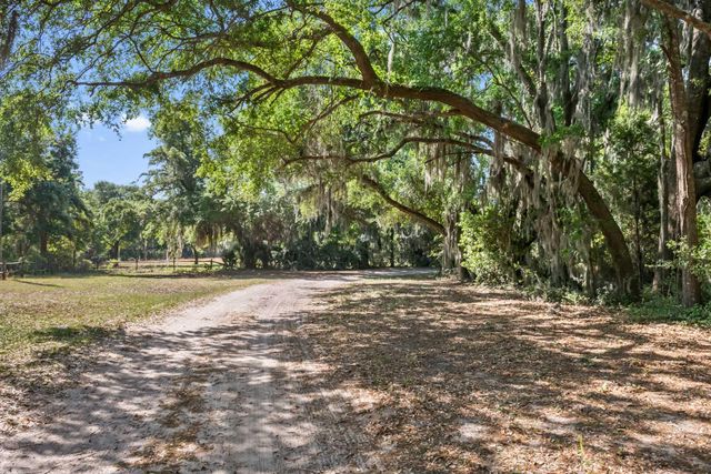 6195 Ranch Road, Wadmalaw Island, SC 29487