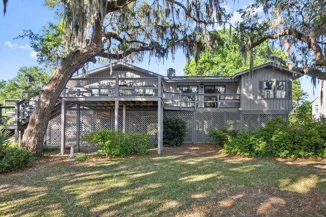 6195 Ranch Road, Wadmalaw Island, SC 29487
