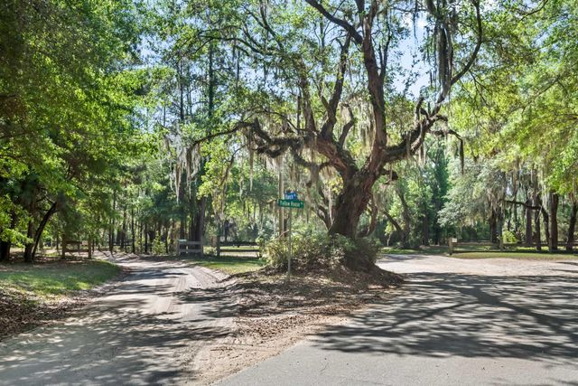6195 Ranch Road, Wadmalaw Island, SC 29487