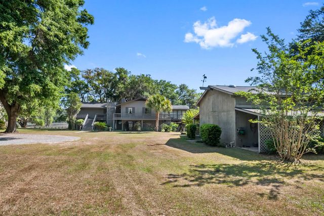 6195 Ranch Road, Wadmalaw Island, SC 29487