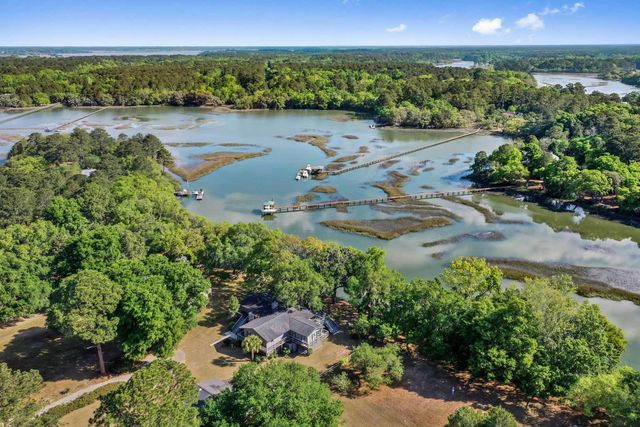 6195 Ranch Road, Wadmalaw Island, SC 29487