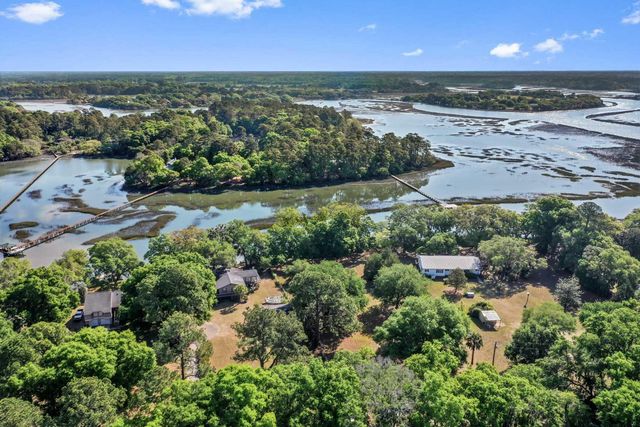 6195 Ranch Road, Wadmalaw Island, SC 29487