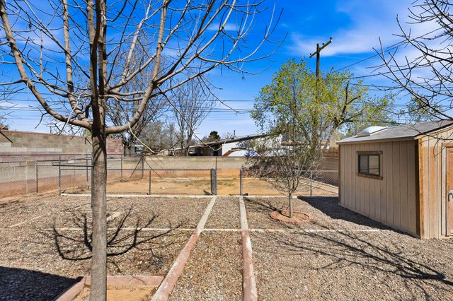 3621 Comanche Road NE, Albuquerque, NM 87110