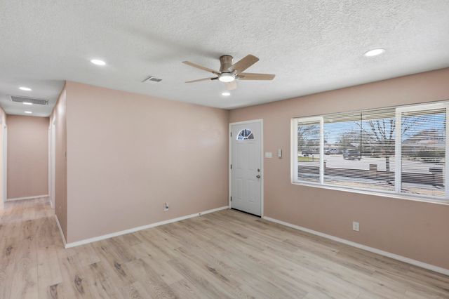 3621 Comanche Road NE, Albuquerque, NM 87110