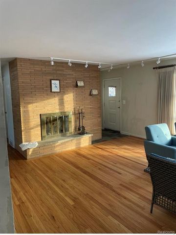 3443 Nichols Road, Auburn Hills, MI 48326