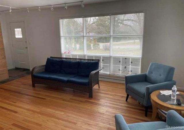 3443 Nichols Road, Auburn Hills, MI 48326