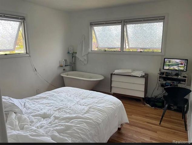 3443 Nichols Road, Auburn Hills, MI 48326