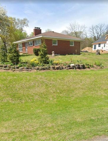 3443 Nichols Road, Auburn Hills, MI 48326