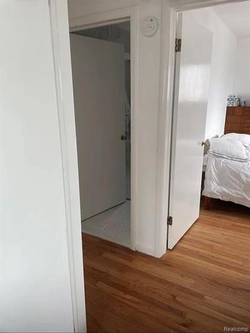 3443 Nichols Road, Auburn Hills, MI 48326