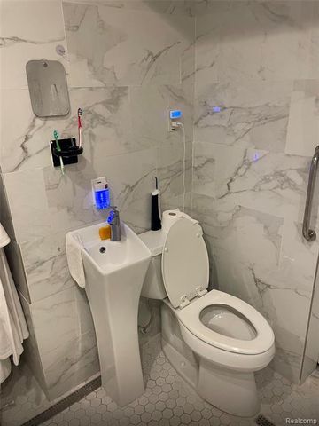 3443 Nichols Road, Auburn Hills, MI 48326