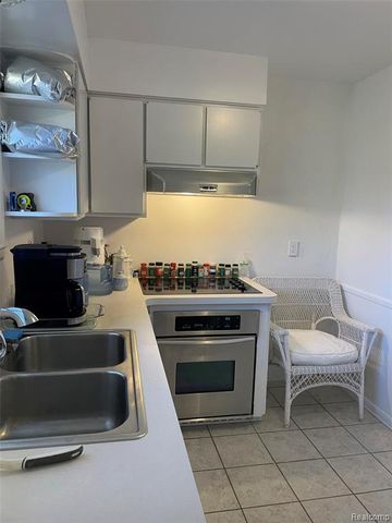 3443 Nichols Road, Auburn Hills, MI 48326