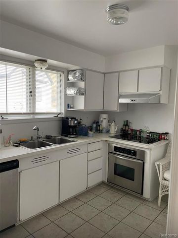 3443 Nichols Road, Auburn Hills, MI 48326