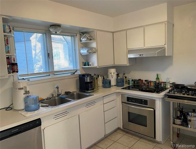 3443 Nichols Road, Auburn Hills, MI 48326