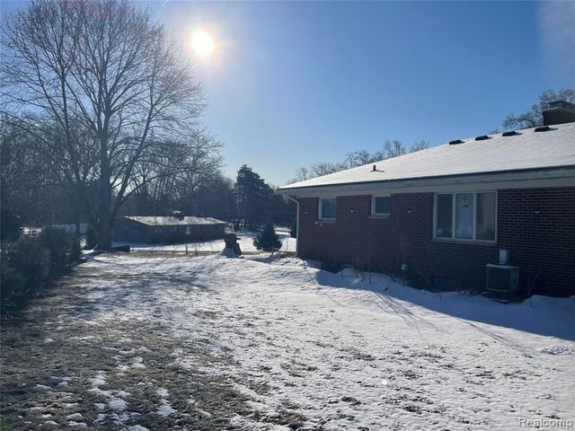 3443 Nichols Road, Auburn Hills, MI 48326