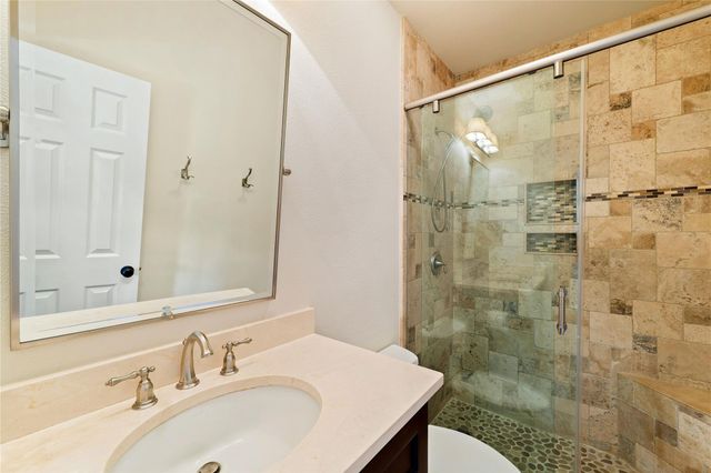 1307 Kinney Ave 140, Austin, TX 78704