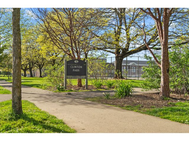 3004 Se 62ND Ave, Portland, OR 97206