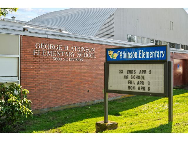 3004 Se 62ND Ave, Portland, OR 97206