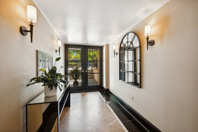 1418 N LaSalle Drive 3, Chicago, IL 60610