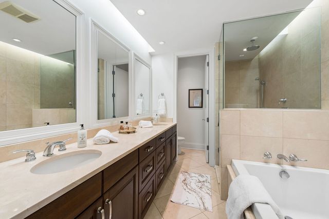 1418 N LaSalle Drive 3, Chicago, IL 60610