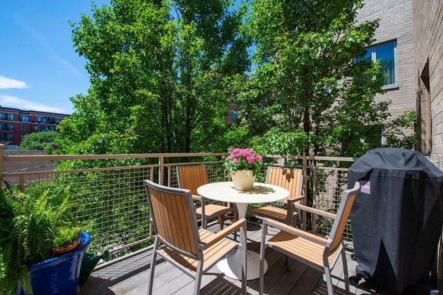 1418 N LaSalle Drive 3, Chicago, IL 60610
